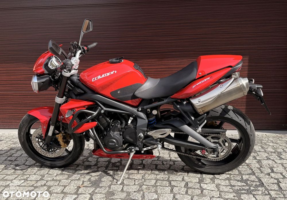 Triumph Street Triple - 8