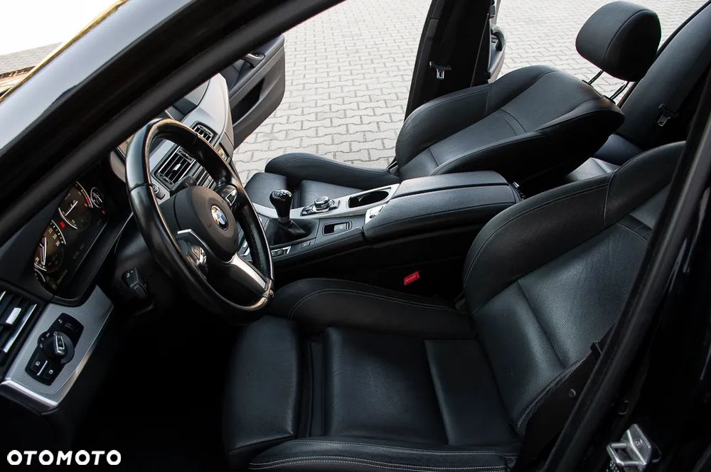 BMW Seria 5 520d Sport Line - 27