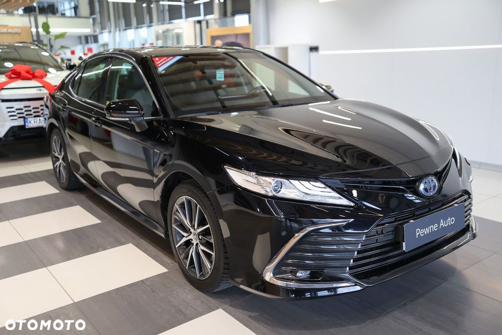 Toyota Camry - 3