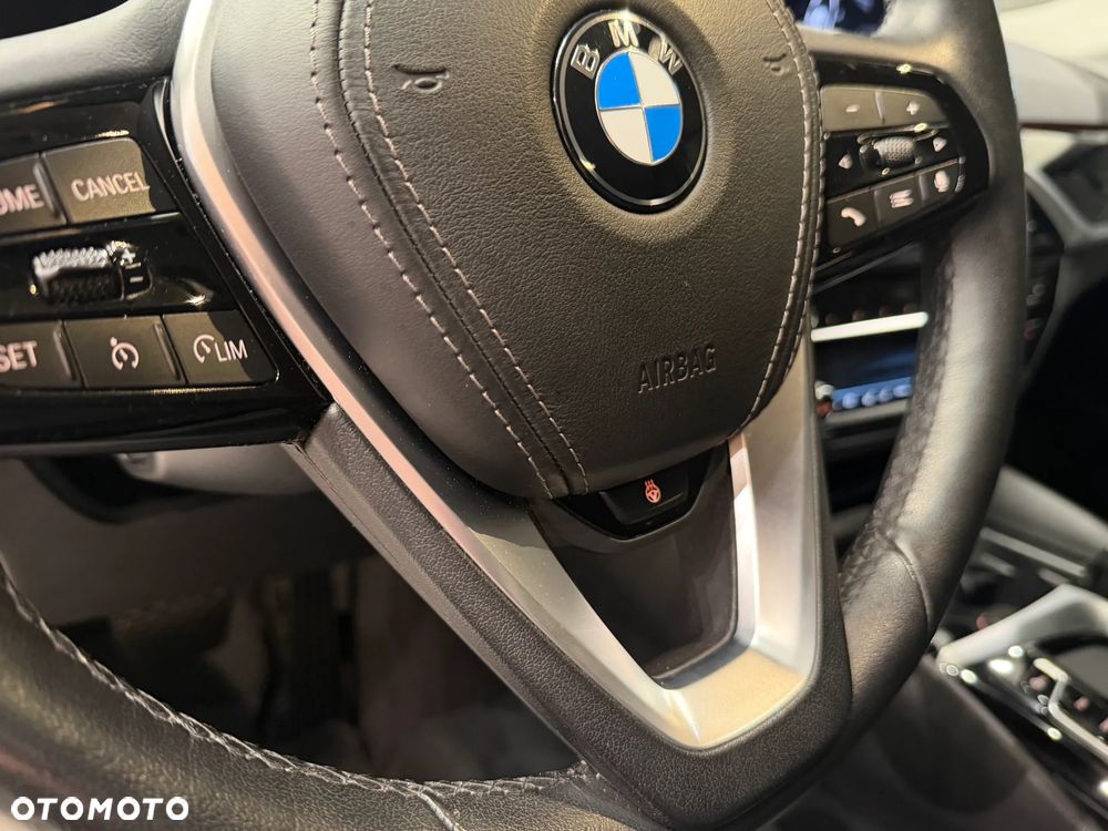 BMW Seria 5 530i xDrive - 13