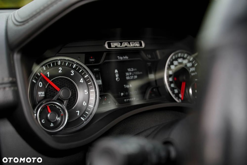 Dodge RAM 5.7 4x4 - 31