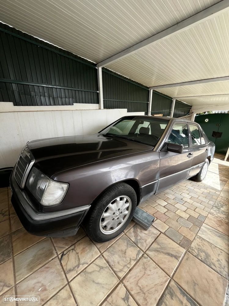 Mercedes-Benz W124 (1984-1997) 250 TD - 2