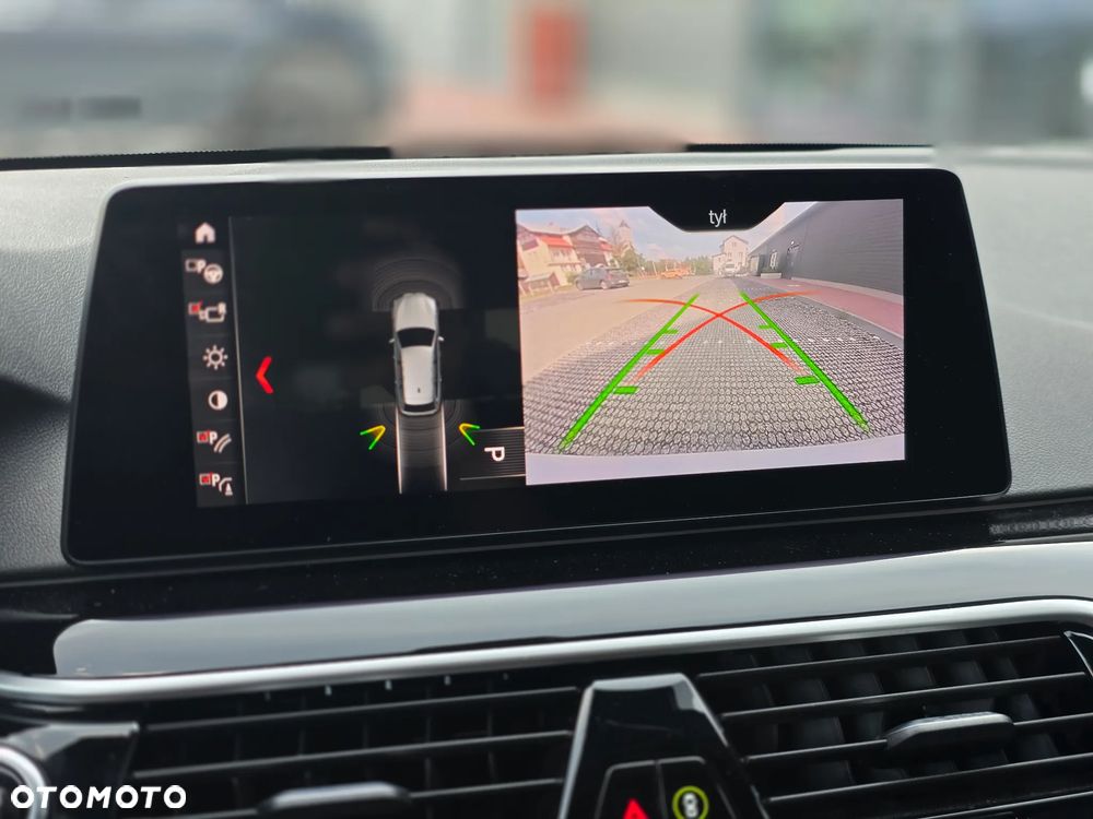 BMW Seria 5 530i xDrive Sport Line - 37