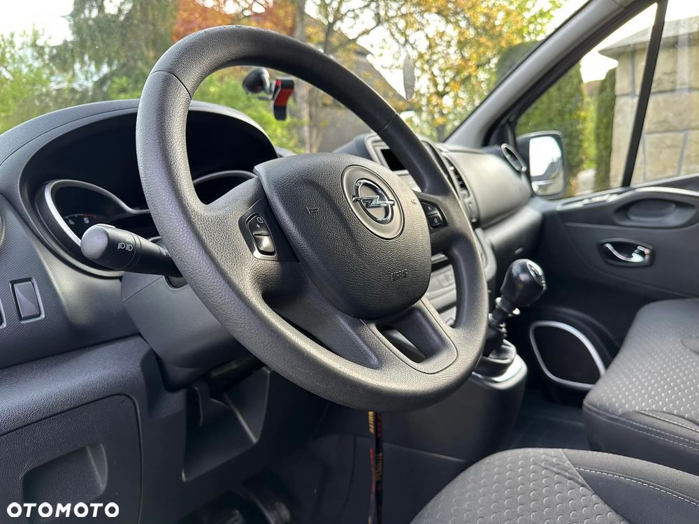 Opel Vivaro - 19