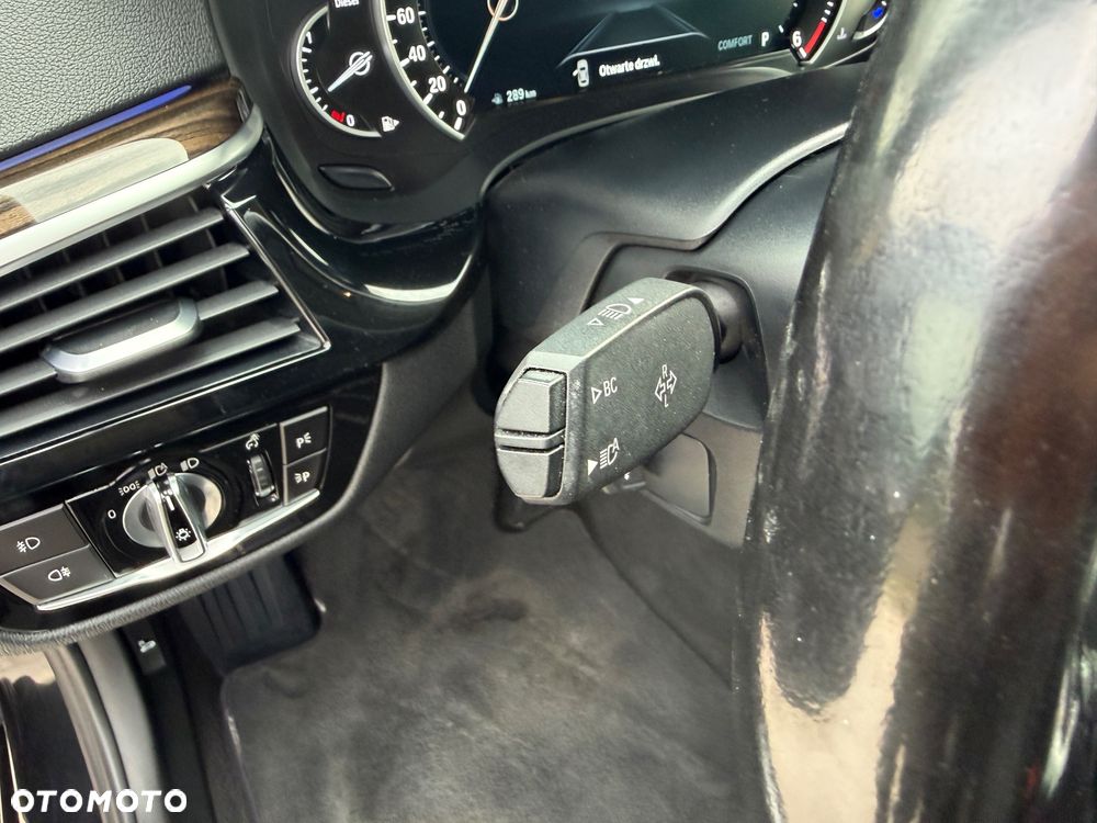 BMW Seria 5 530d xDrive Luxury Line - 24