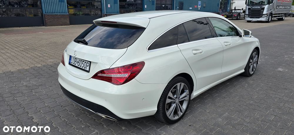 Mercedes-Benz CLA 200 7G-DCT Urban - 3