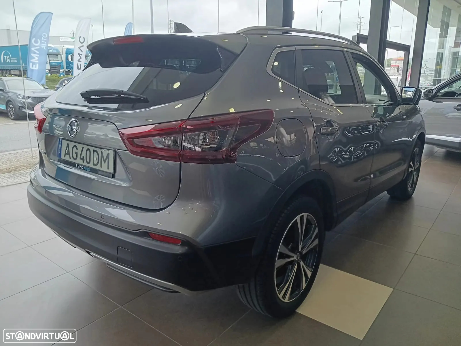 Nissan Qashqai 1.5 dCi N-Connecta J18 - 4