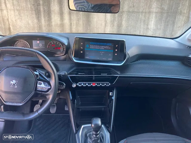 Peugeot 208 1.2 PureTech Allure - 18