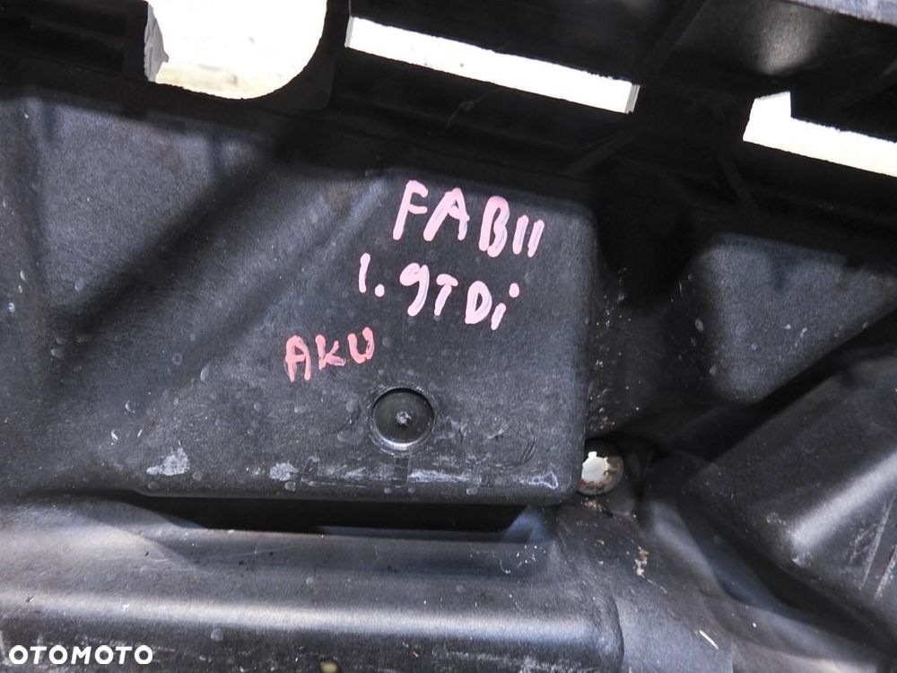 PODSTAWA AKUMULATORA SKODA FABIA II 1.9 TDI 6R0915331 - 2
