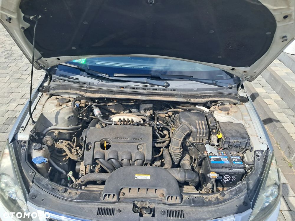 Hyundai i30 1.4 Base + - 10