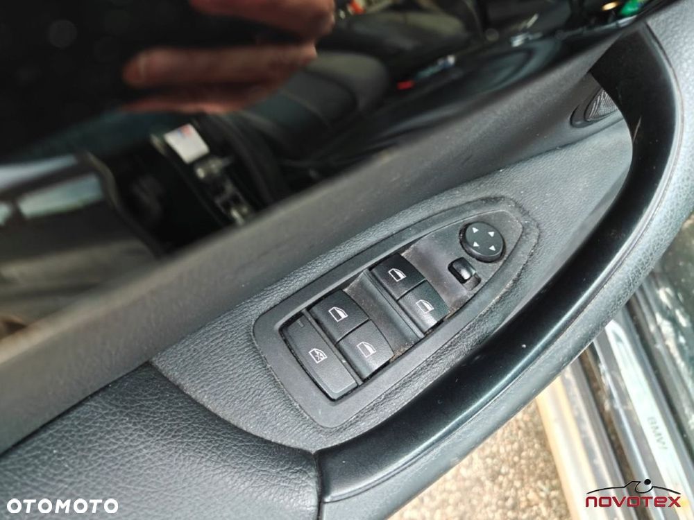 BMW X1 sDrive18i Advantage - 13