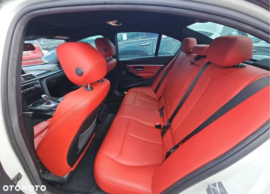 BMW Seria 3 340i xDrive M Sport - 11