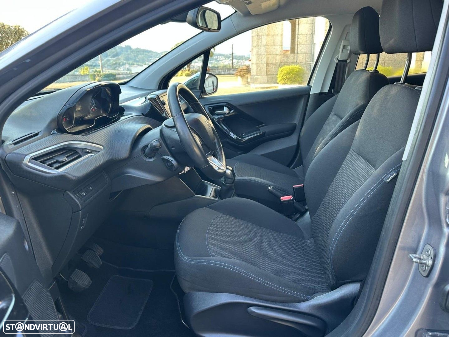 Peugeot 208 1.5 BlueHDi Signature - 11