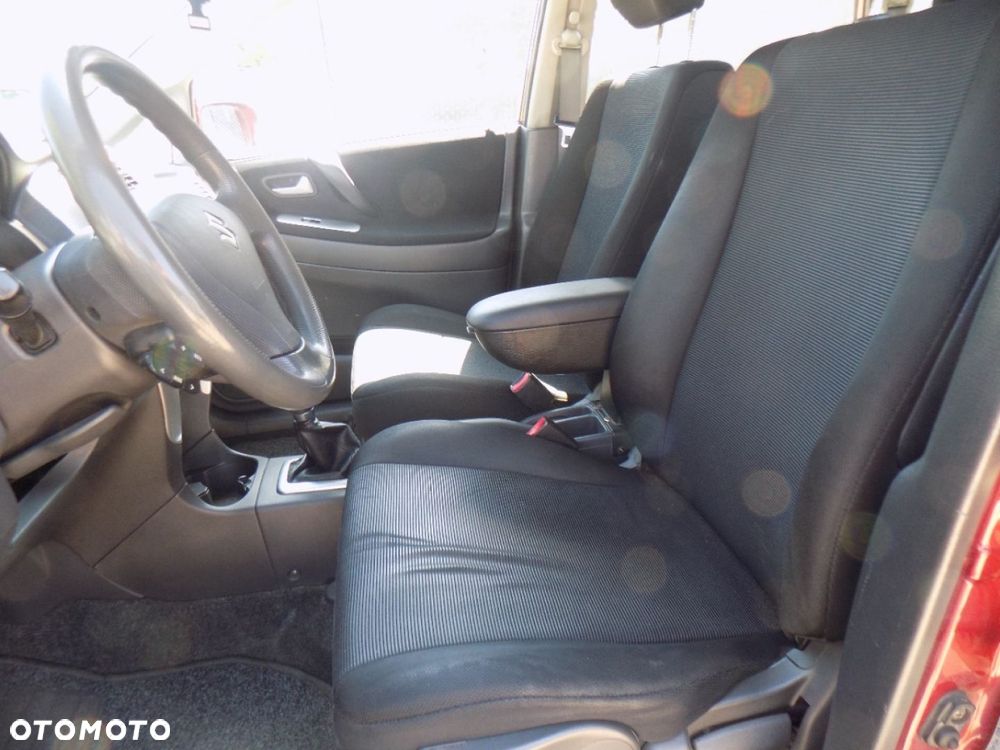 Suzuki Liana - 5