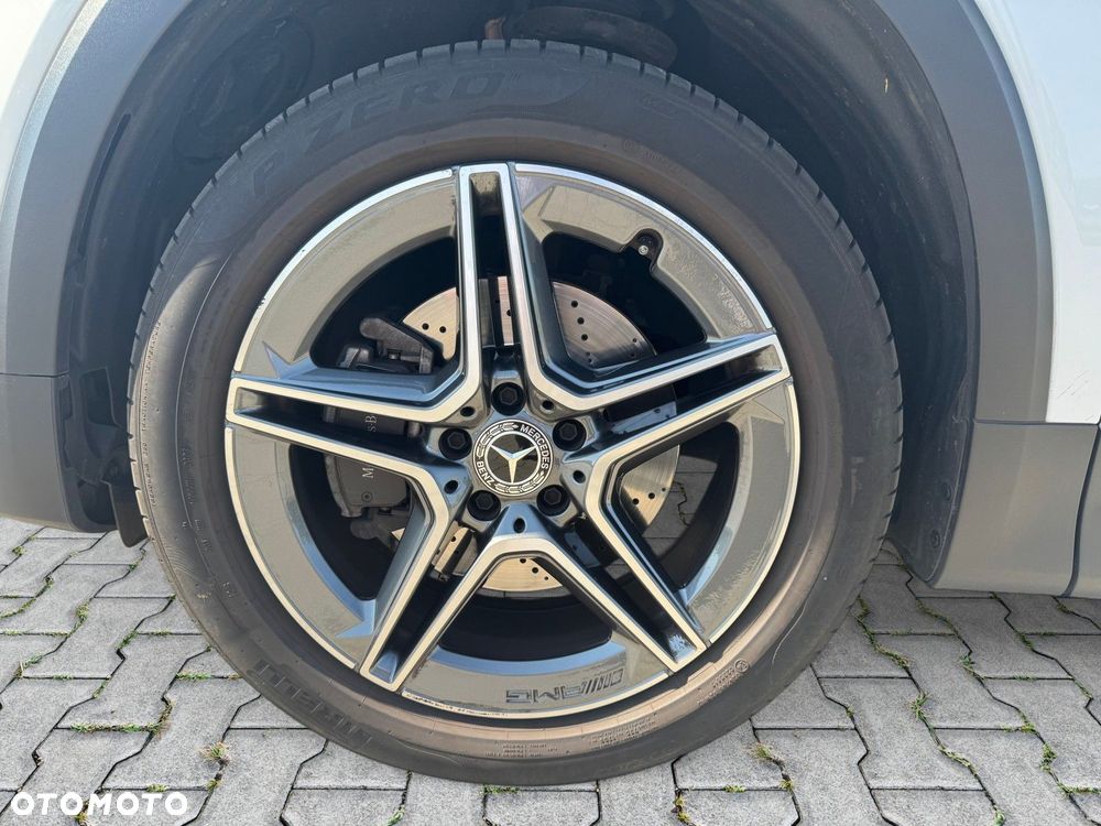 Mercedes-Benz GLB - 10