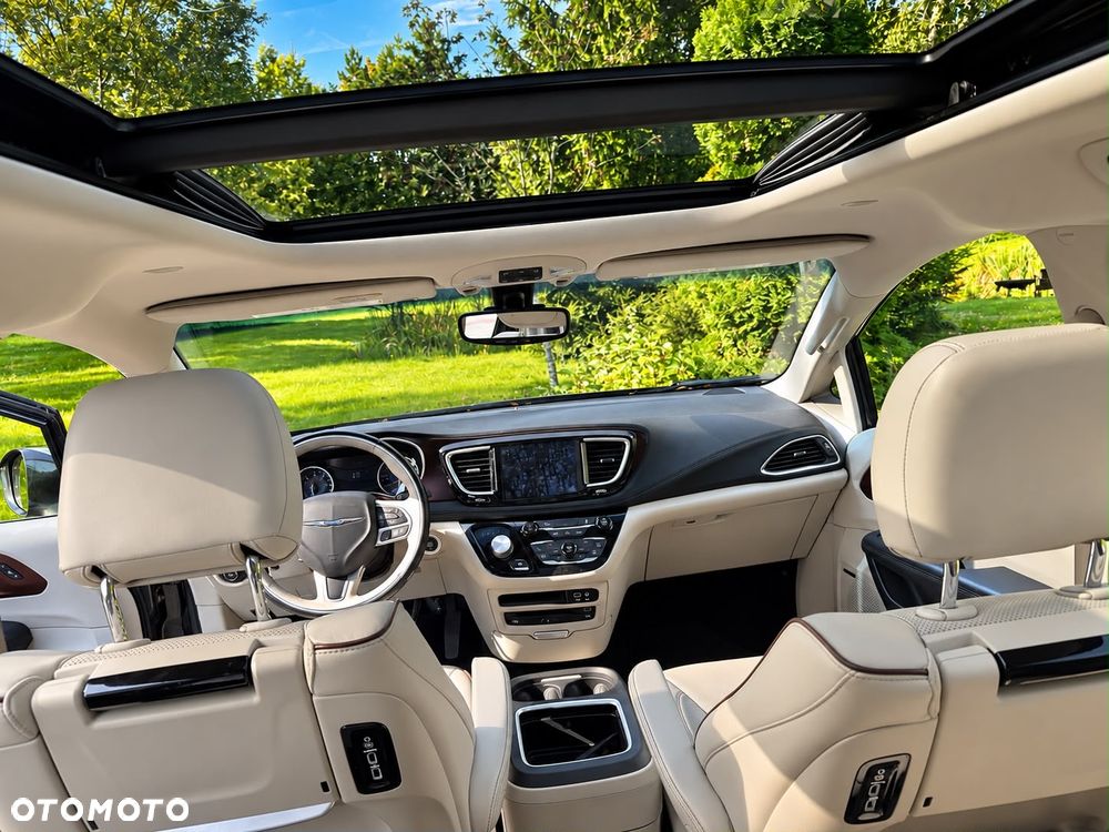 Chrysler Pacifica - 7