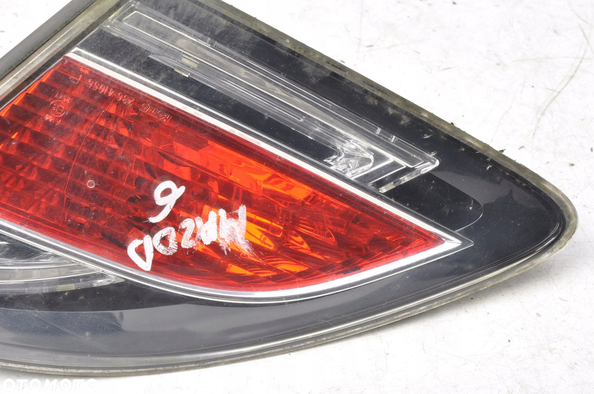 MAZDA 6 II GH LAMPA PRAWA TYLNA W KLAPE 132-41055 - 2
