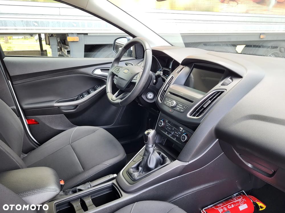 Ford Focus 1.0 EcoBoost Trend Edition Business - 34