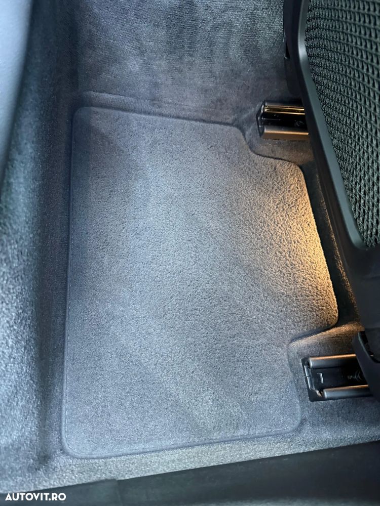 BMW Seria 3 320d xDrive AT MHEV - 37