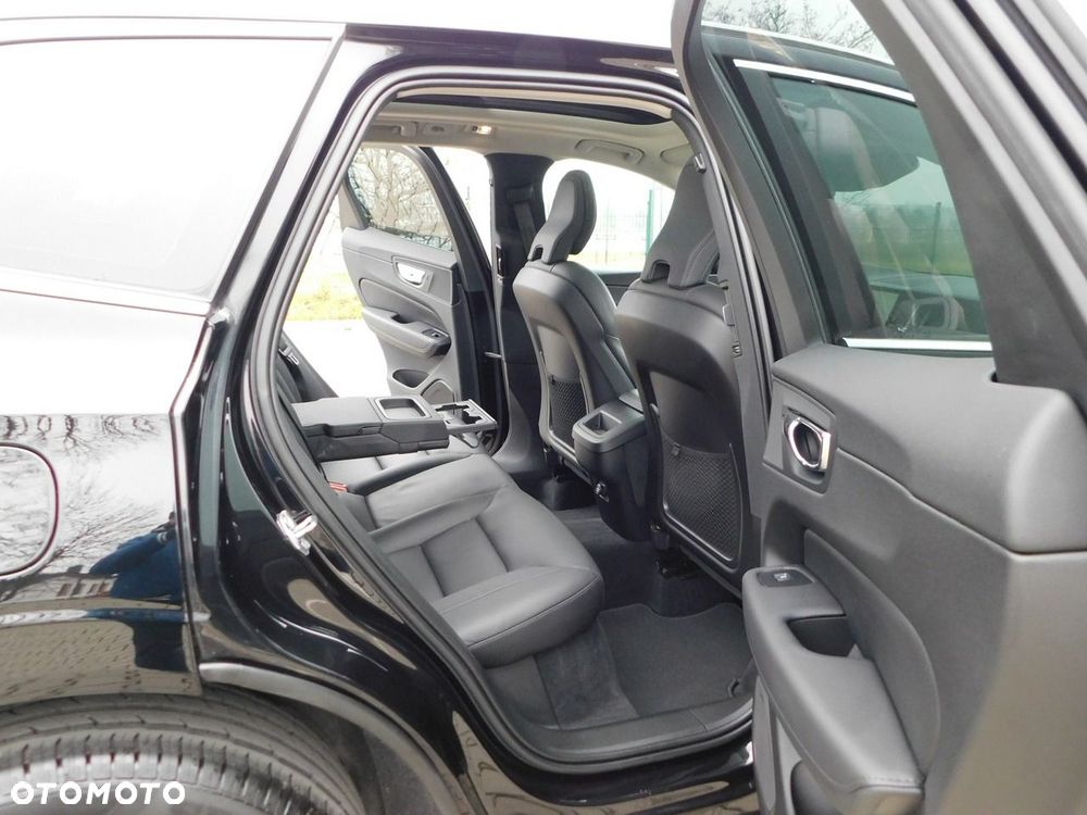 Volvo XC 60 D4 Momentum Pro - 9