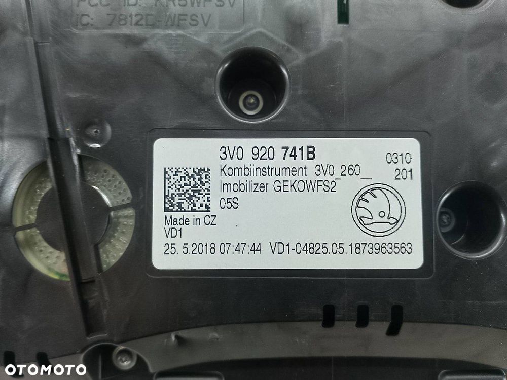 LICZNIK SKODA SUPERB III 3V0920741B VD1-04825.05.1873963563 2.0 TDI - 5