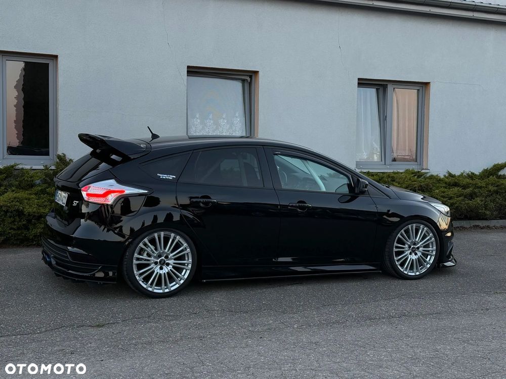 Ford Focus 2.0 EcoBoost ST - 15