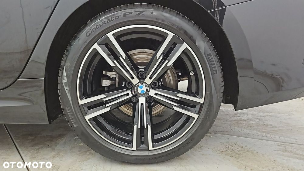 BMW Seria 3 318i M Sport - 24