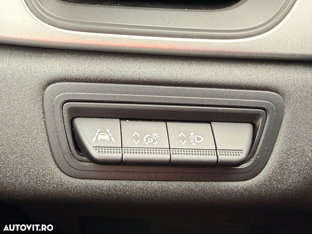 Renault Captur BLUE dCi 115 BUSINESS EDITION - 23