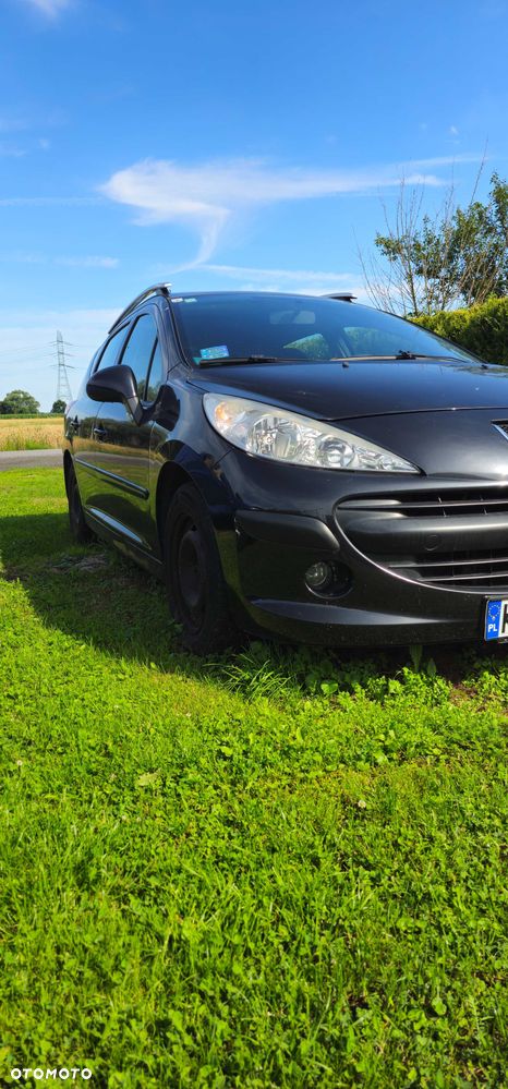 Peugeot 207 - 1