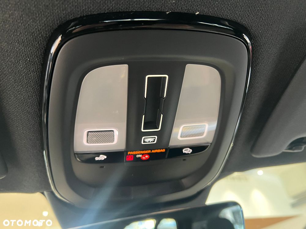 Volvo XC 40 B4 B AWD DKG Ultimate Dark - 30