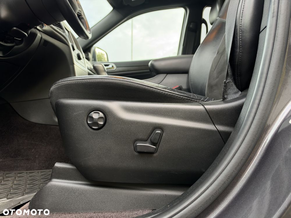 Jeep Grand Cherokee - 14