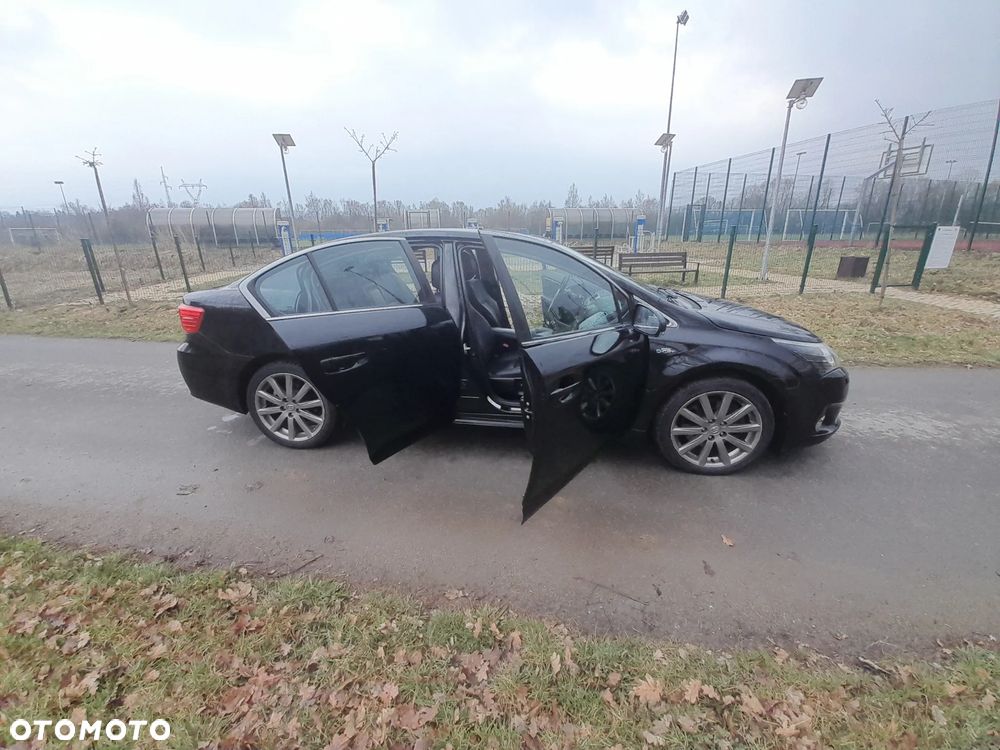 Toyota Avensis 2.2 D-CAT Premium - 11