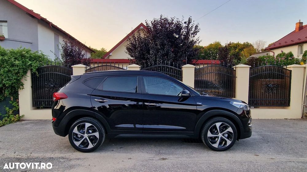 Hyundai Tucson 2.0 CRDI 4WD Automatik Premium - 29