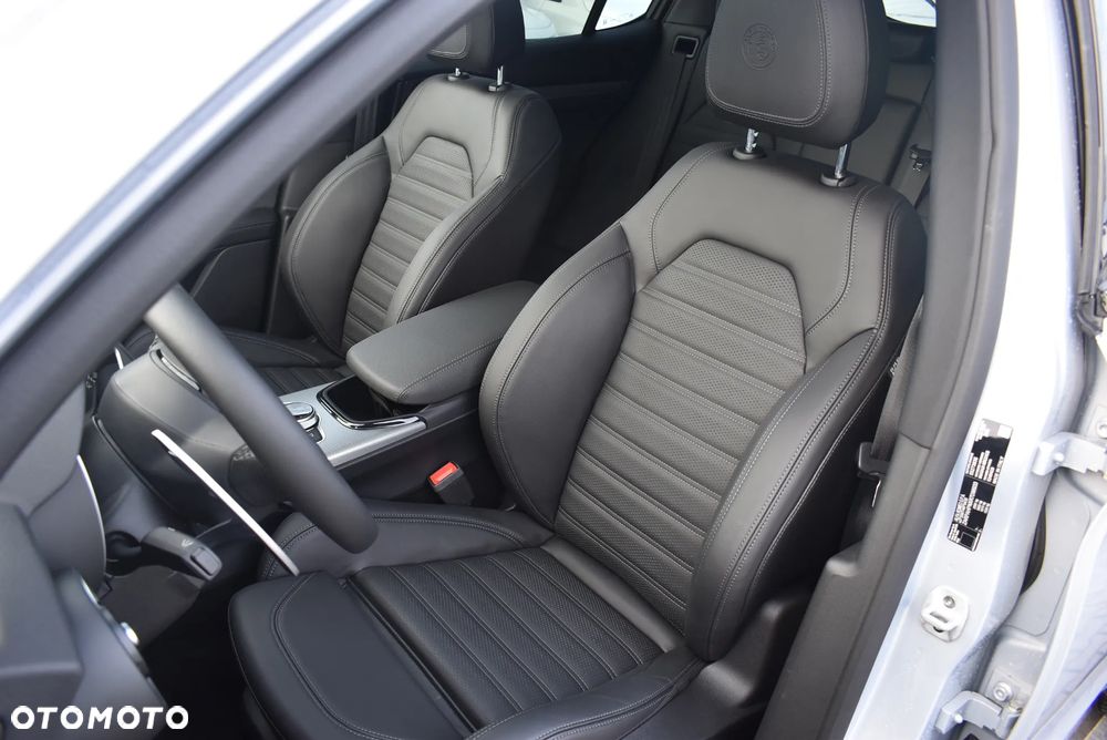 Alfa Romeo Stelvio 2.0 Turbo Veloce Q4 - 11