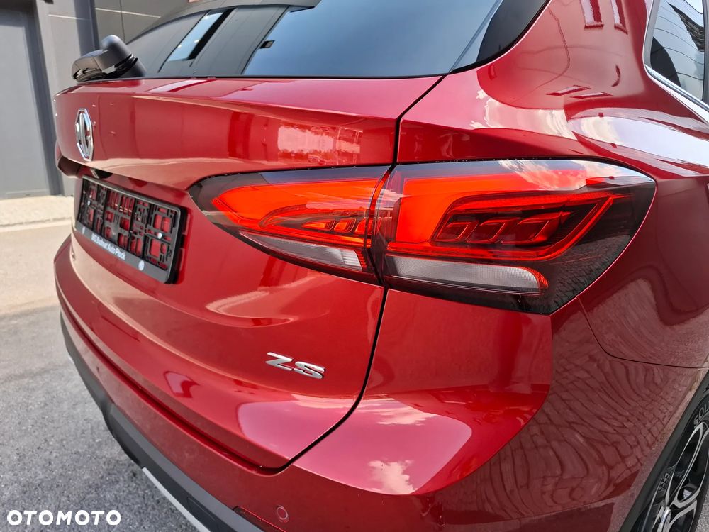 MG ZS - 12