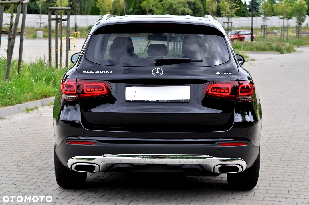 Mercedes-Benz GLC 200 d 4Matic 9G-TRONIC Exclusive - 4