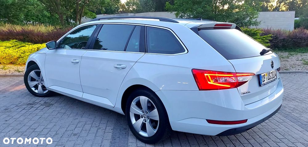 Skoda Superb 2.0 TDI Premium Edition - 12