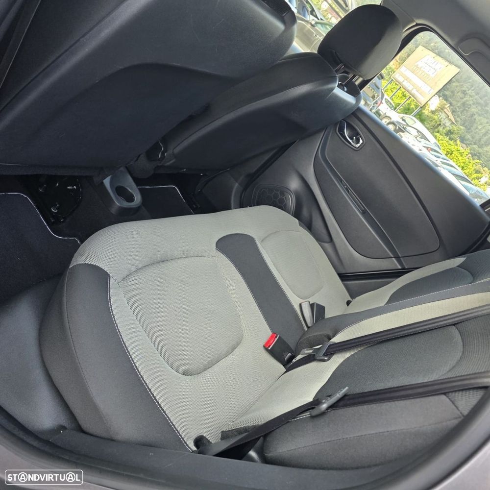 Renault Captur 1.2 TCe Exclusive EDC - 26