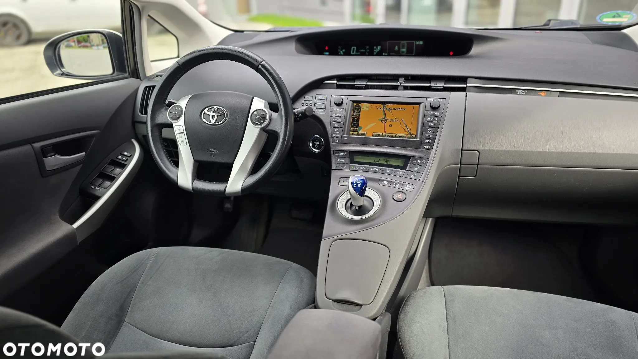 Toyota Prius - 10