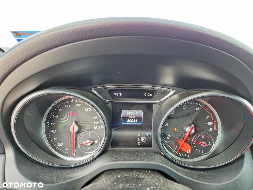 Mercedes-Benz GLA - 11