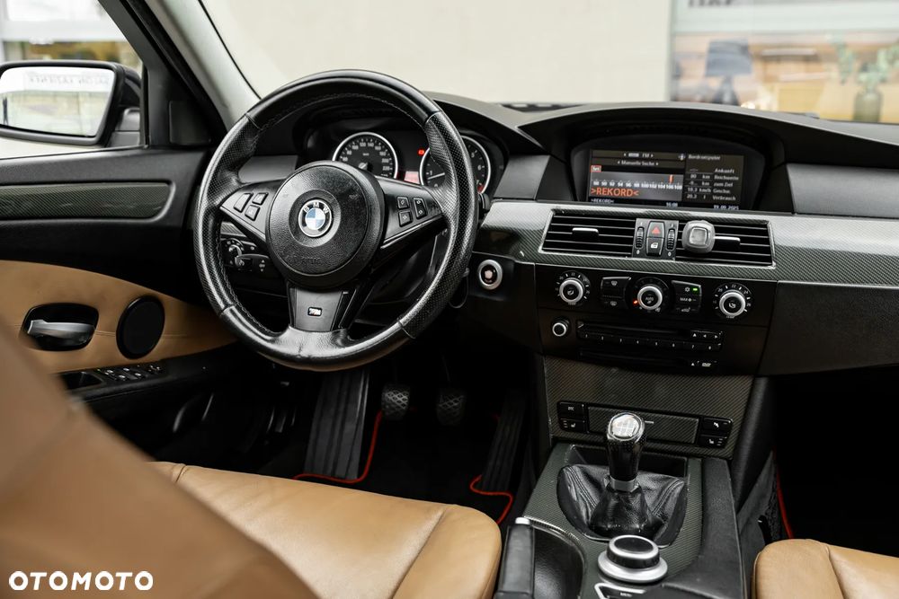 BMW Seria 5 525xi Edition Exclusive - 23