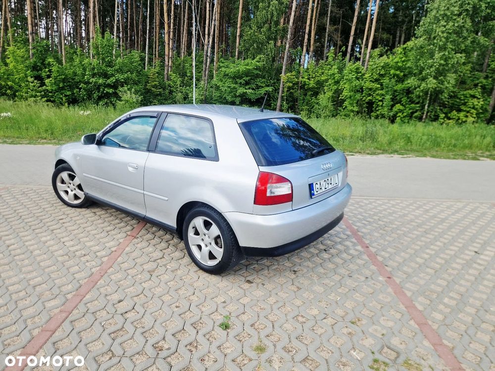 Audi A3 3-drzwiowe 1.6 S Line Sportpaket plus - 9
