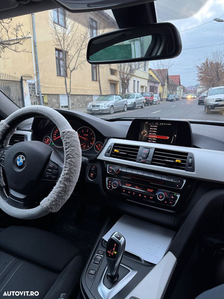 BMW Seria 3 320d Aut. Efficient Dynamics Edition - 37