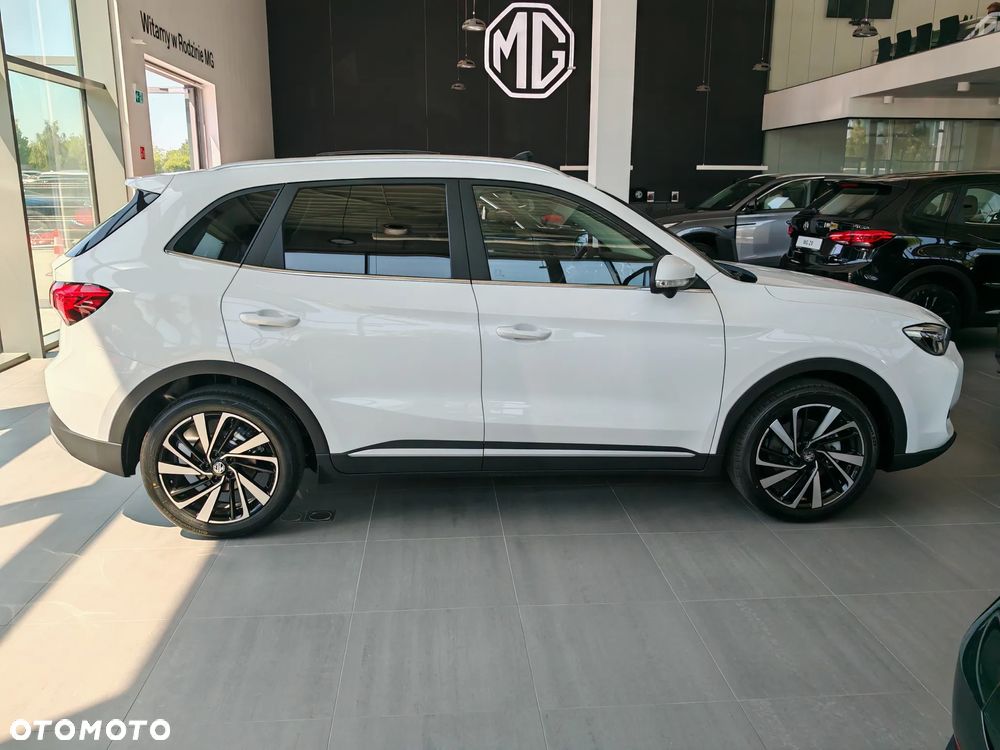 MG ZS Hybrid+ - 4