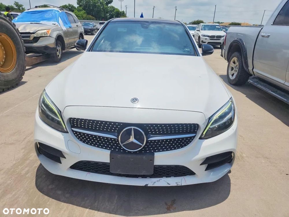 Mercedes-Benz Klasa C 300 4Matic 9G-TRONIC Exclusive - 5