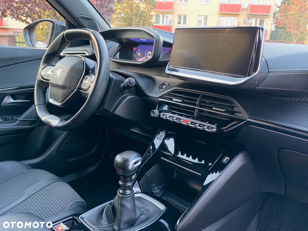 Peugeot 2008 1.2 PureTech GT Line S&S - 34