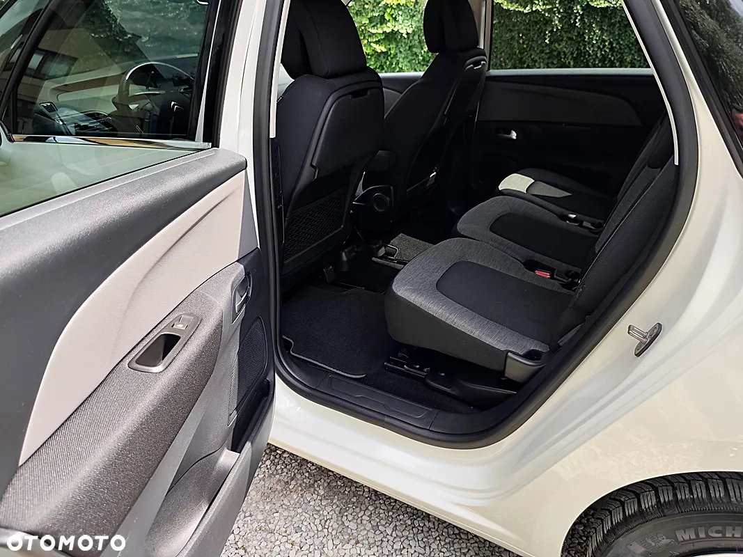 Citroën C4 Picasso PureTech 130 Stop&Start EAT6 SELECTION - 19