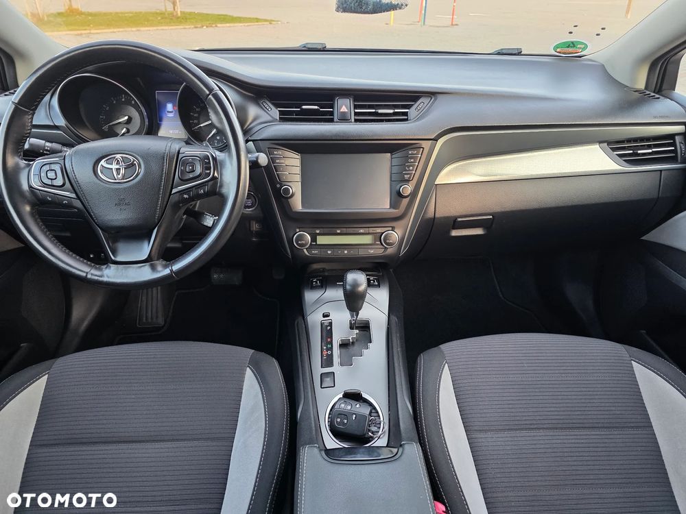 Toyota Avensis Touring Sports 1.8 Multidrive S Comfort - 23