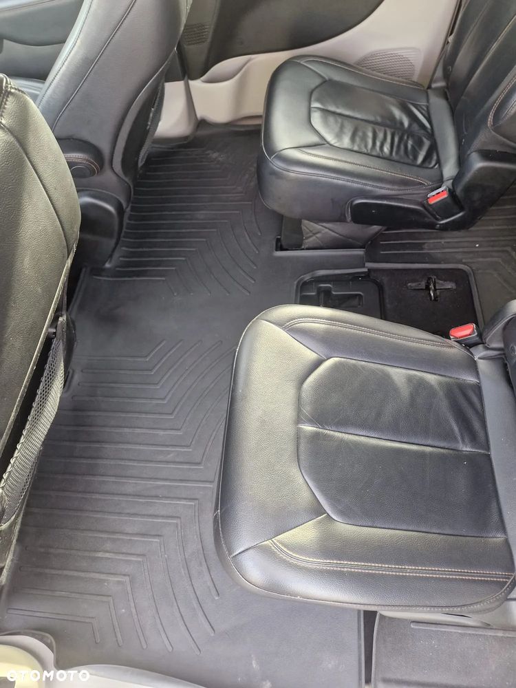 Chrysler Pacifica - 18