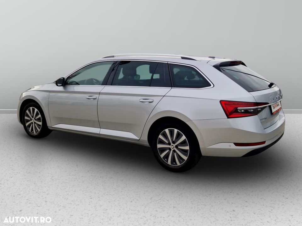 Skoda Superb Combi 2.0 TDI 4x4 DSG Premium Edition - 5